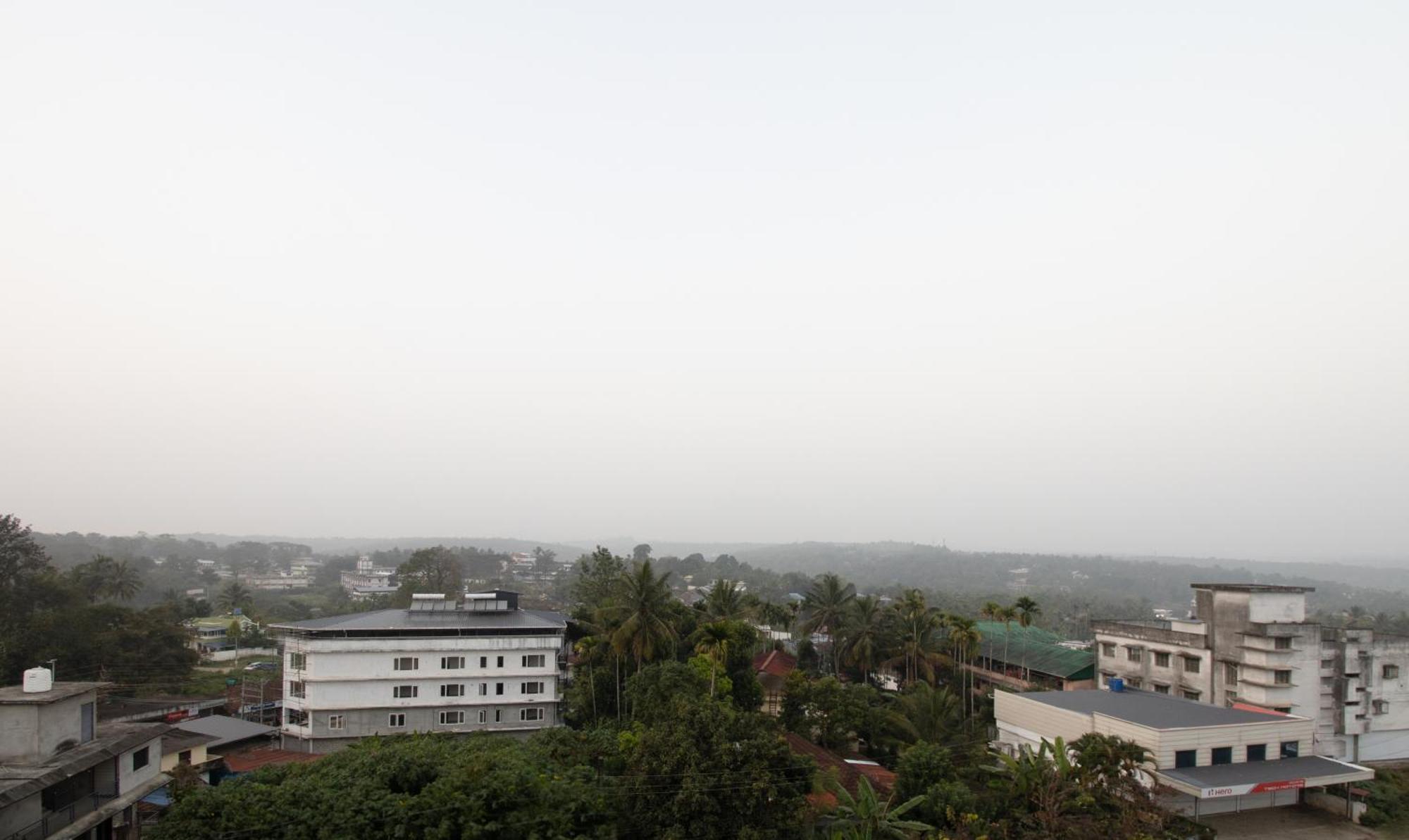 Treebo Brahma, Wayanad Hotel สุลต่านบาเทรี ภายนอก รูปภาพ